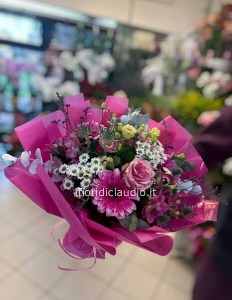 Bouquet del fiorista tonalità del Fuxia 